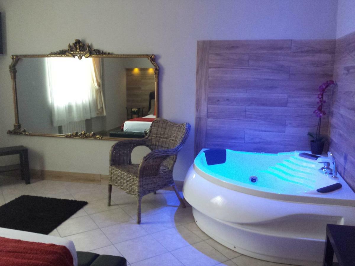 Thaire Resort กัสเตลโวลตูร์โน ภายนอก รูปภาพ