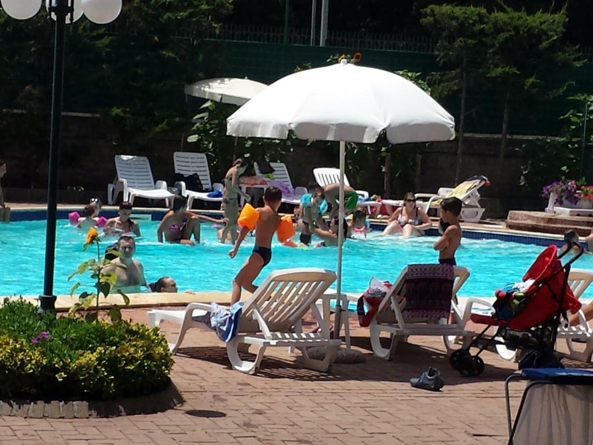 Thaire Resort กัสเตลโวลตูร์โน ภายนอก รูปภาพ
