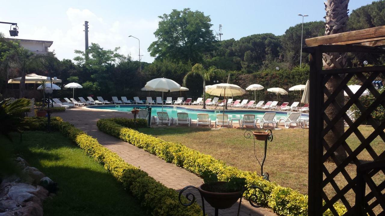 Thaire Resort กัสเตลโวลตูร์โน ภายนอก รูปภาพ